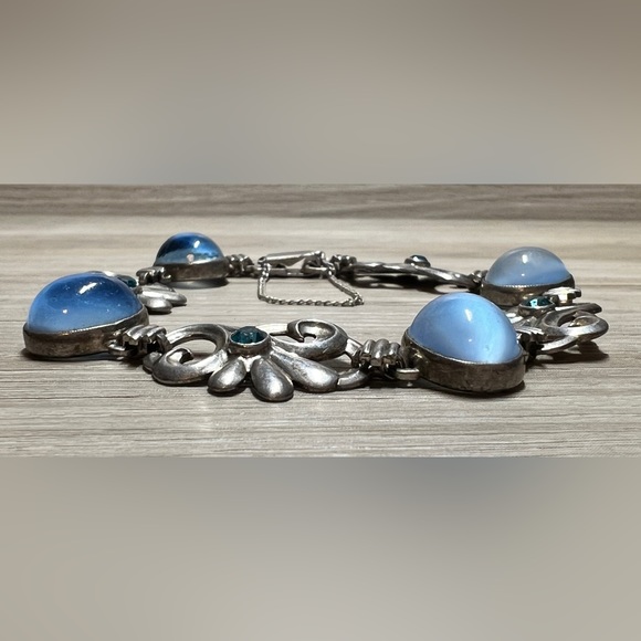 Vintage Designer WE Richards Sterling Silver Moonstone & Blue Topaz Bracelet - Picture 3 of 5